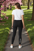 Woman wearing Momentum leggings 